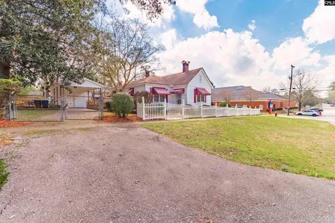 1301 Ashley St - Photo 2 of 20