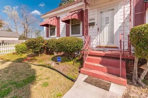 1301 Ashley St - Photo 3 of 20