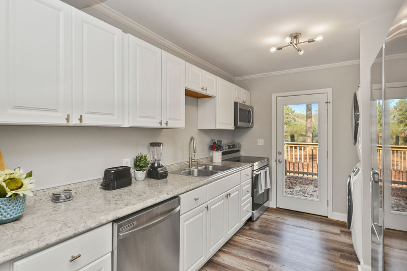 1917 Spring Ave - Photo 4 of 20