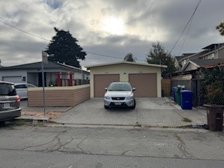 566 S 29th St - Photo 2 of 11