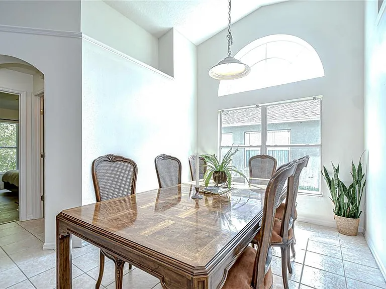 7107 Colonial Lake Dr - Photo 6 of 20