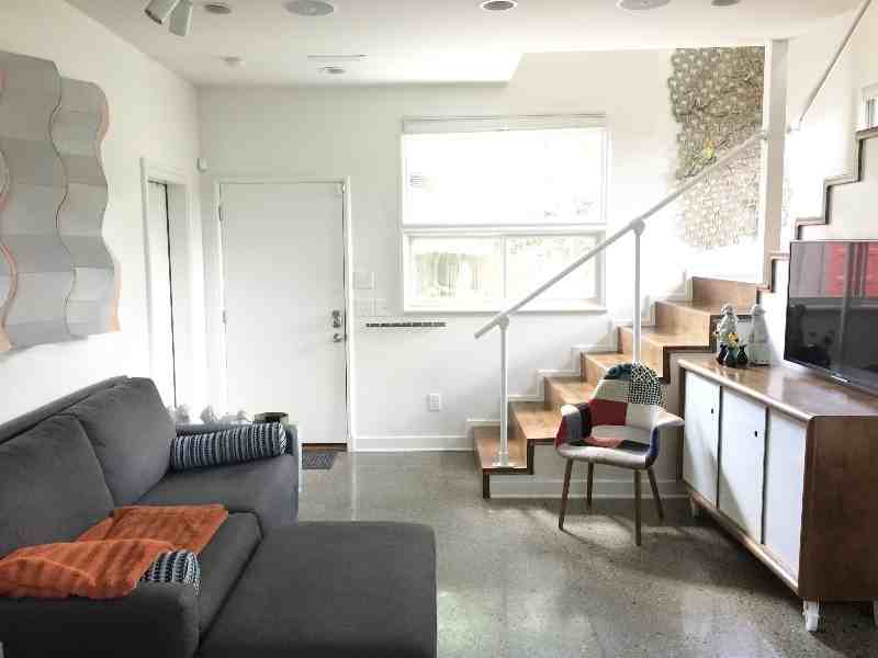 622 Fatherland St #B - Photo 2 of 13