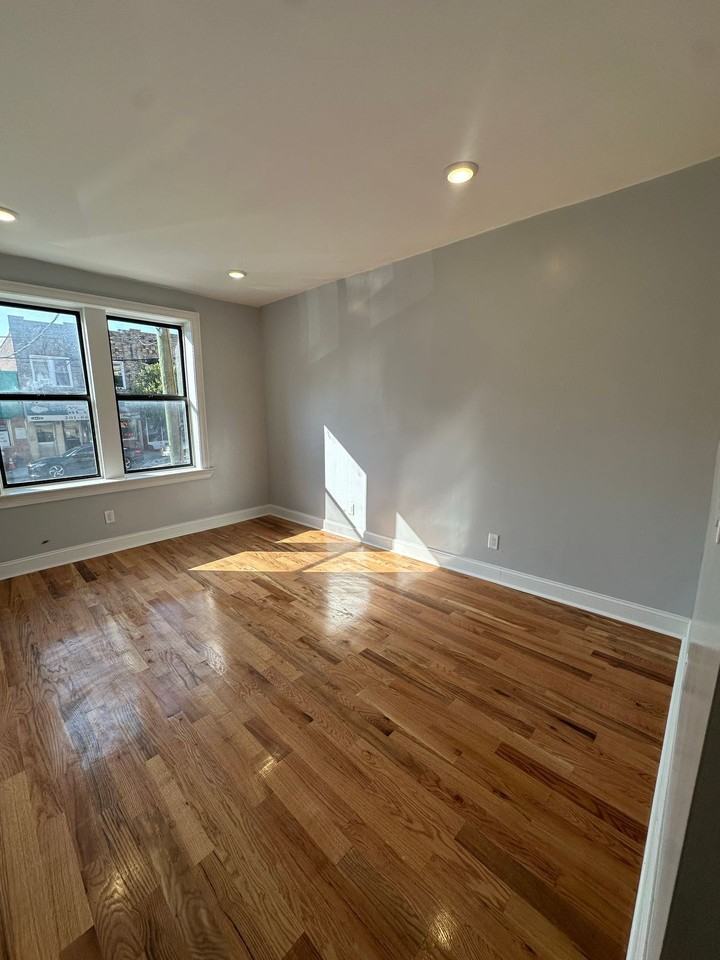 6412 - Golden Crest 6412 Park Avenue, LLC - Photo 3 of 10