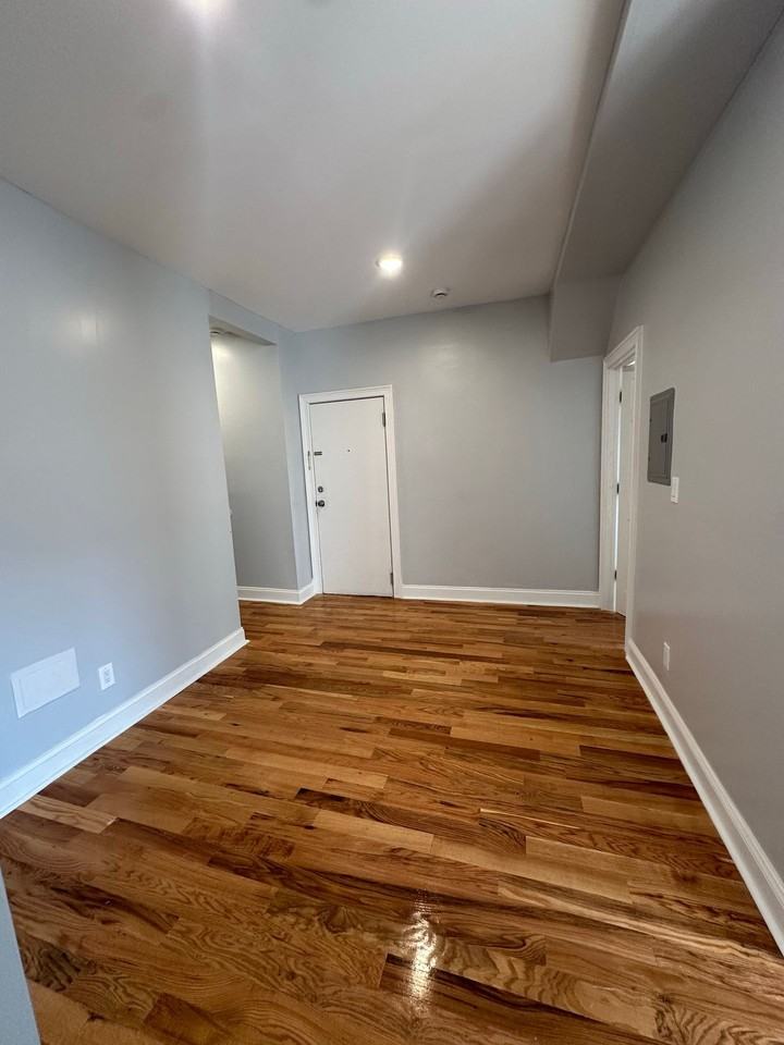 6412 - Golden Crest 6412 Park Avenue, LLC - Photo 5 of 10