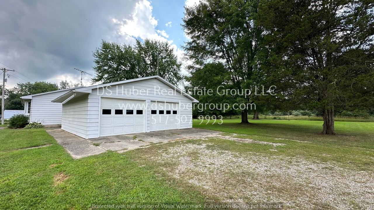 11150 Beardslee Rd - Photo 3 of 27