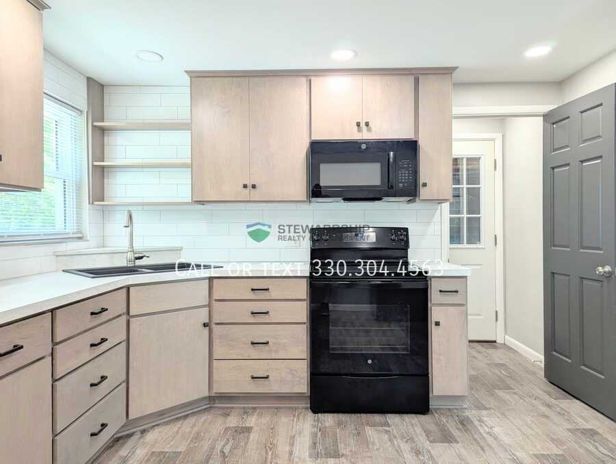 1021 Bachtel St Se - Photo 3 of 28