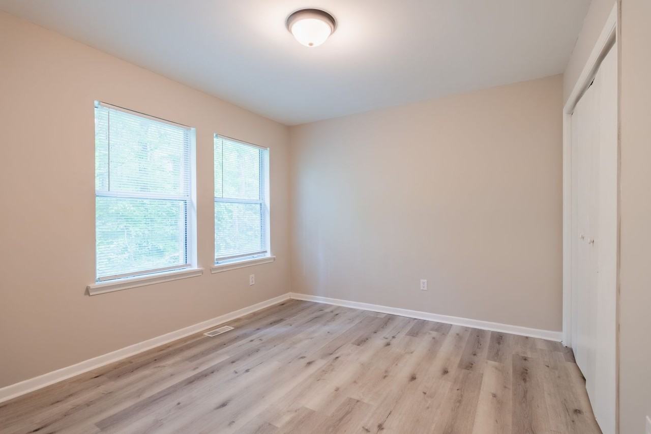 623 Hilltop Dr - Photo 6 of 50