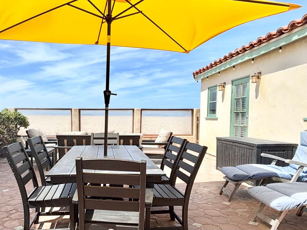 1205 Ocean Dr - Photo 4 of 33