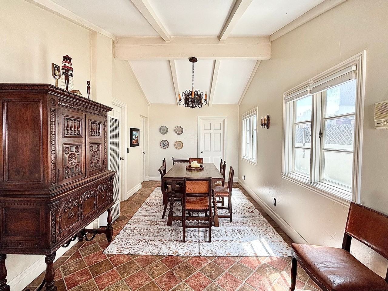 1205 Ocean Dr - Photo 5 of 33