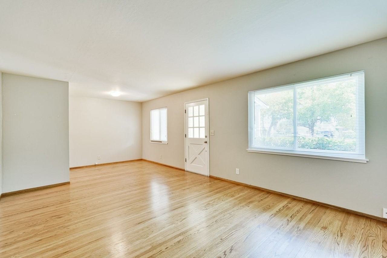 1051 November Dr - Photo 3 of 31