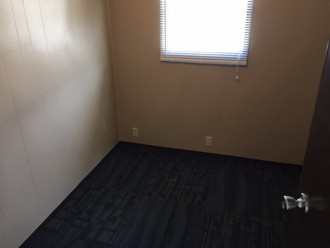 111 North Charlton Avenue - Photo 6 of 13