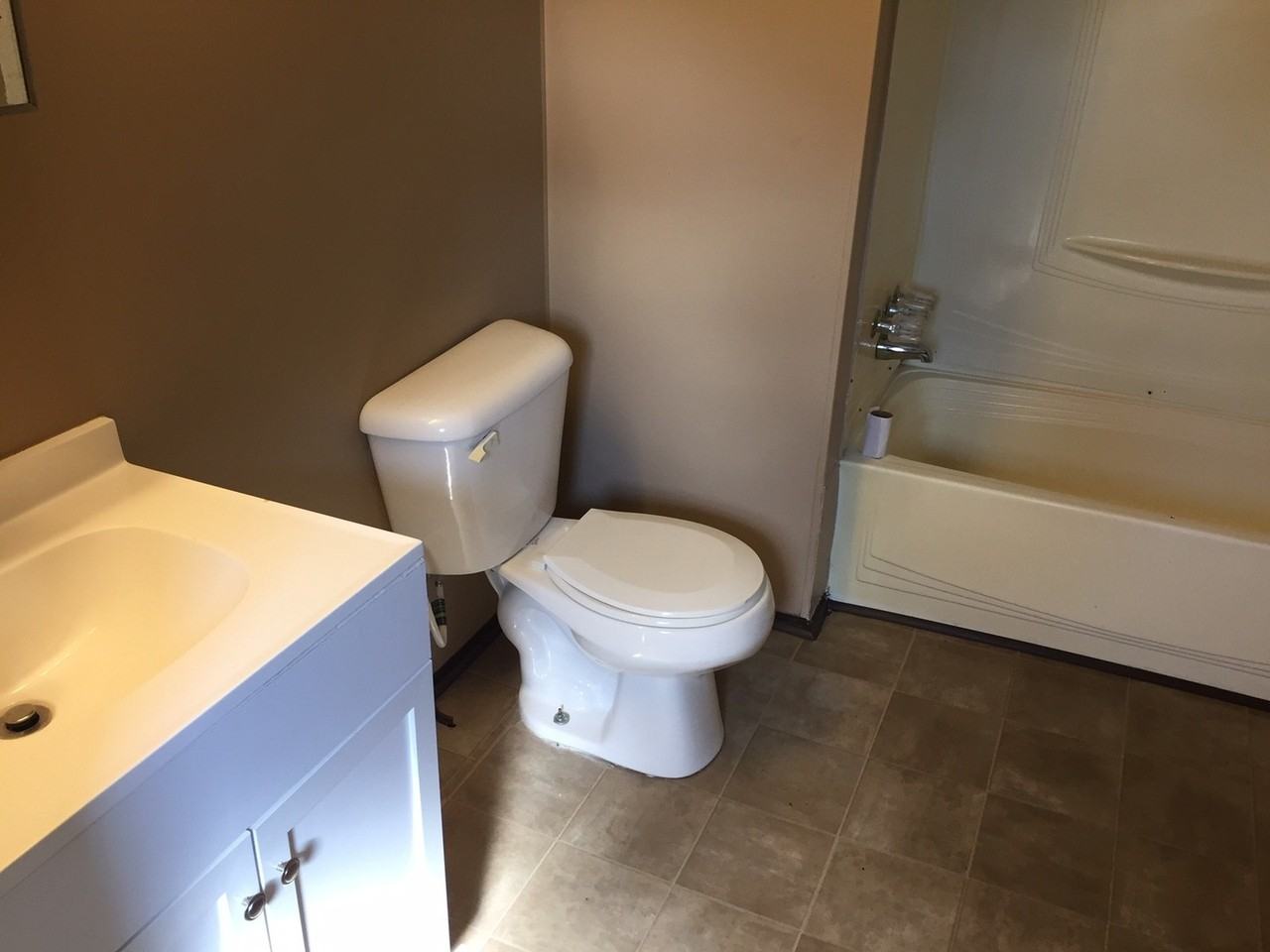 111 North Charlton Avenue - Photo 7 of 13