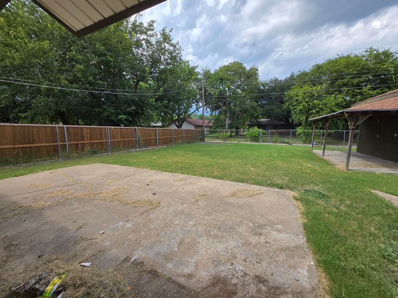 1309 Greencove Dr - Photo 4 of 28