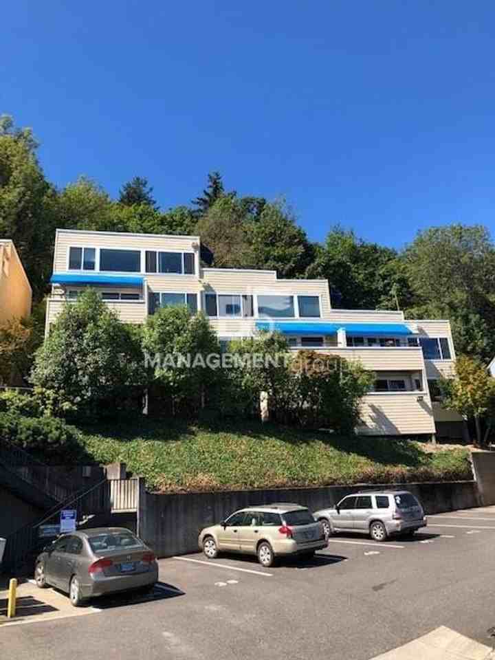 3515 Sw Barbur Blvd #R1 - Photo 3 of 24