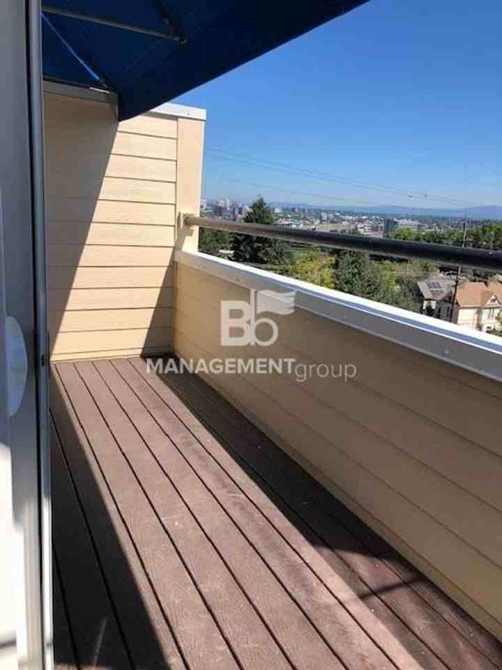 3515 Sw Barbur Blvd #R1 - Photo 4 of 24