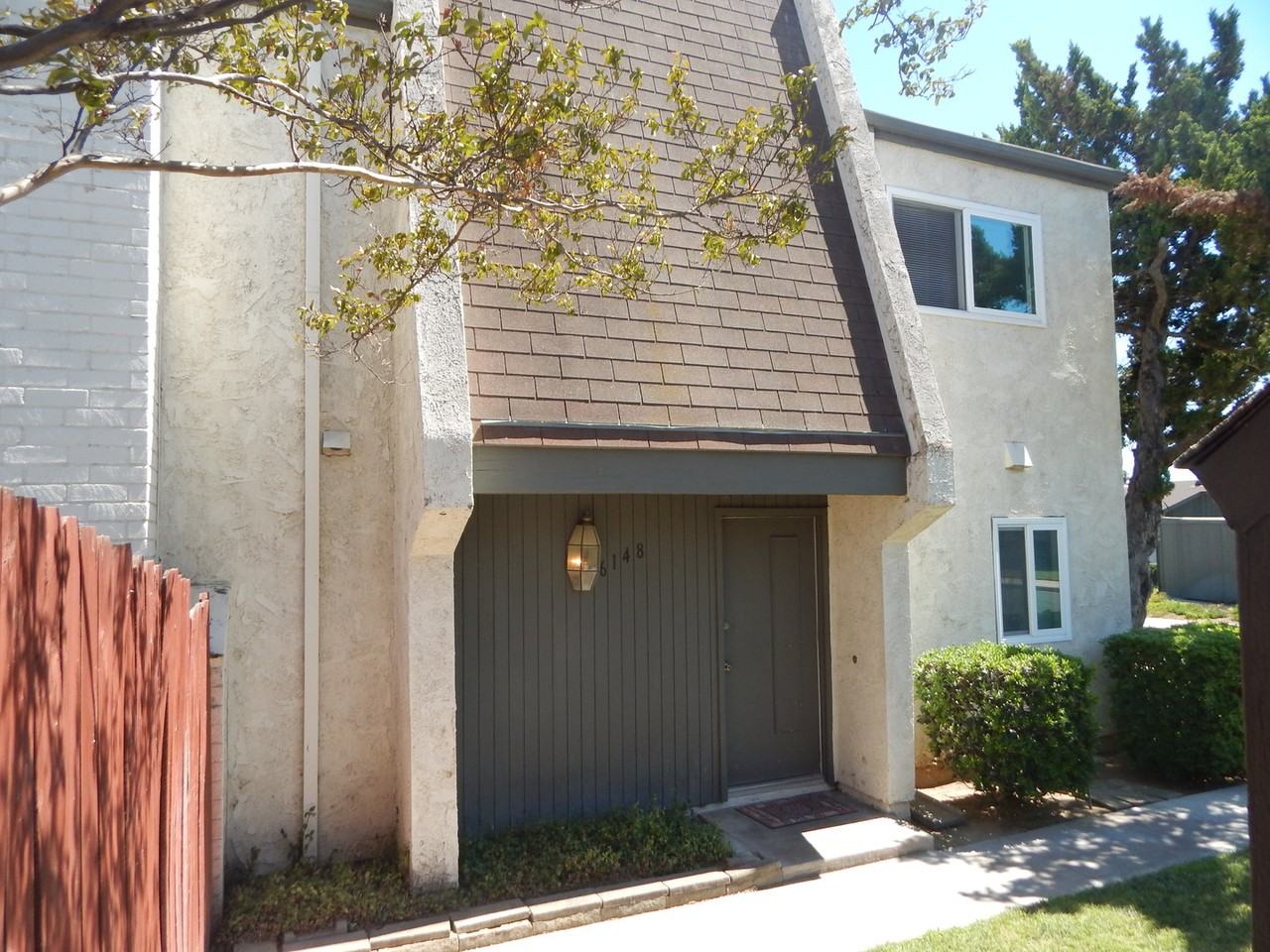 6148 Avenue Juan Diaz - Photo 3 of 36