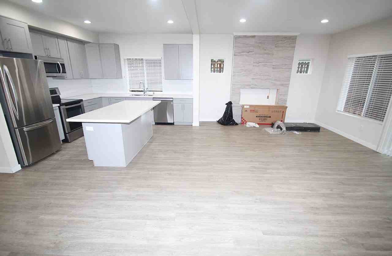 5731 25th Ave Ne - Photo 2 of 21