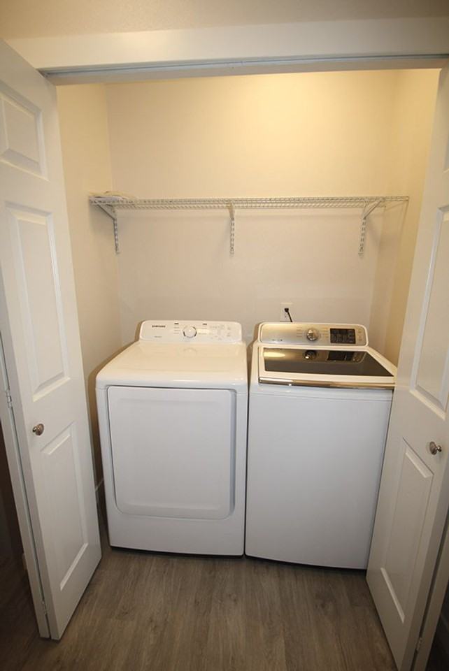 5731 25th Ave Ne - Photo 7 of 21