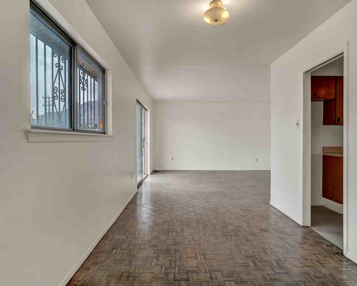 213 Clairemont Dr - Photo 2 of 27