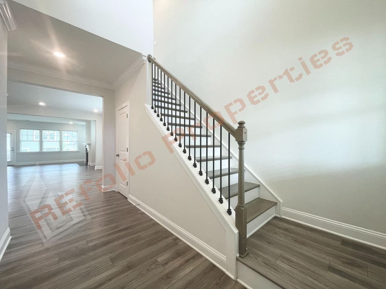 213 Ivy Arbor Way - Photo 2 of 33