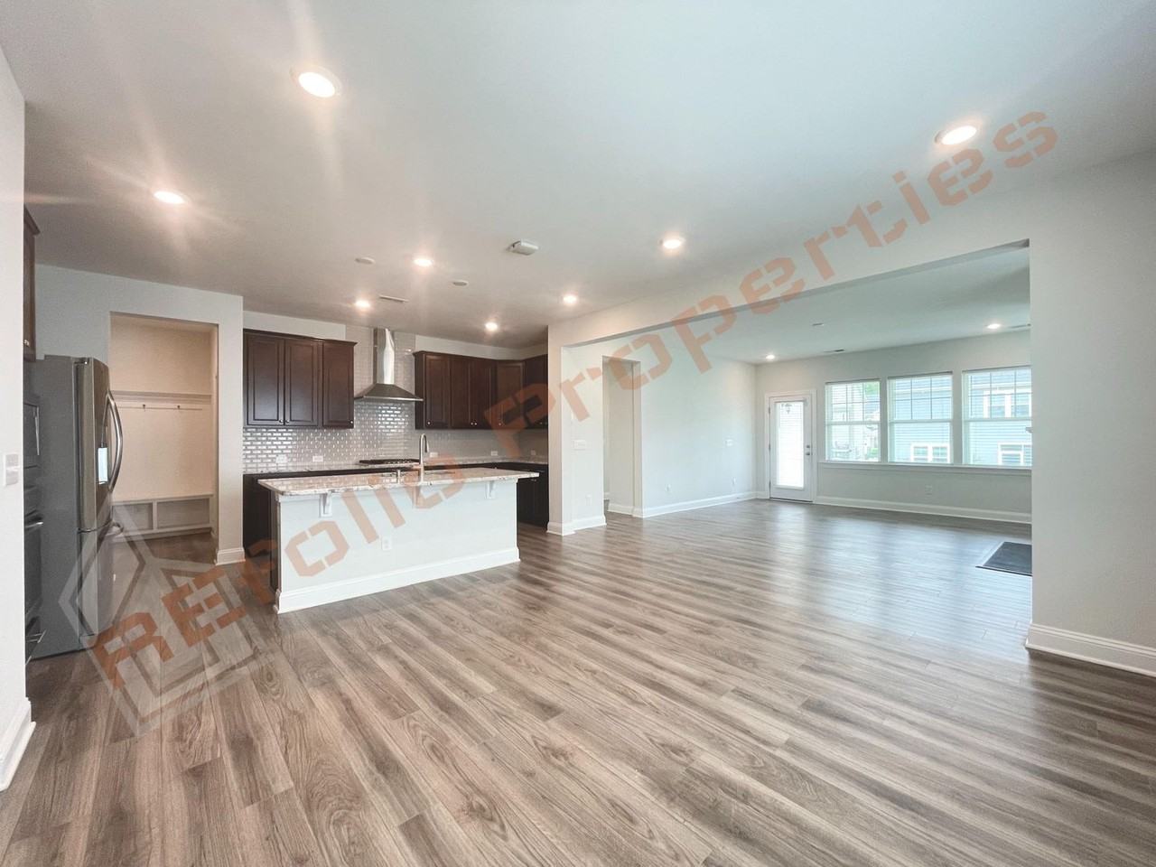 213 Ivy Arbor Way - Photo 3 of 33