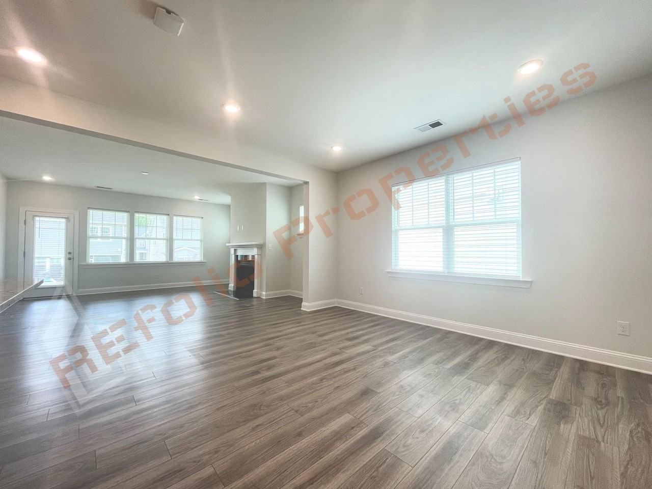 213 Ivy Arbor Way - Photo 4 of 33