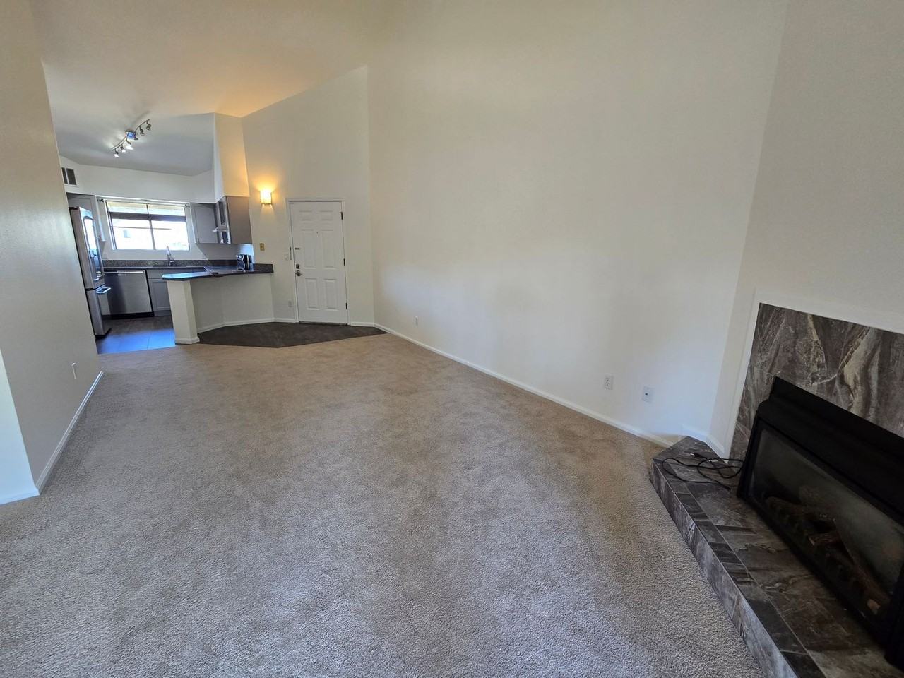 595 Manhattan Dr #203 - Photo 4 of 36