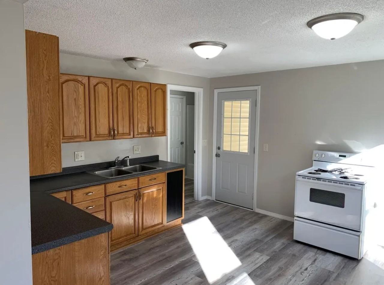 2046 N Campbell Ave - Photo 3 of 15