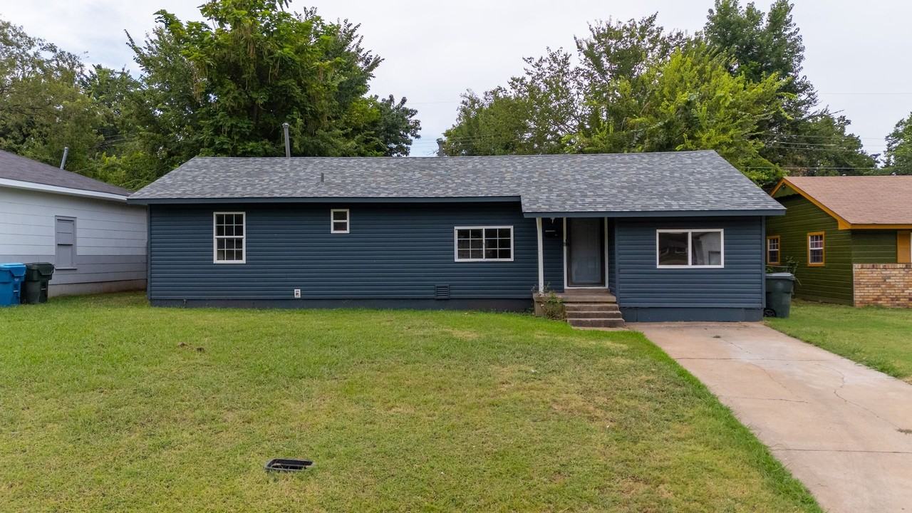 1040 Sycamore Dr - Photo 2 of 21