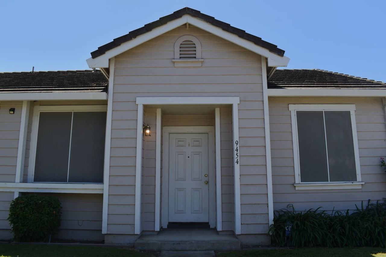 9454 Laguna Pointe Way - Photo 3 of 20