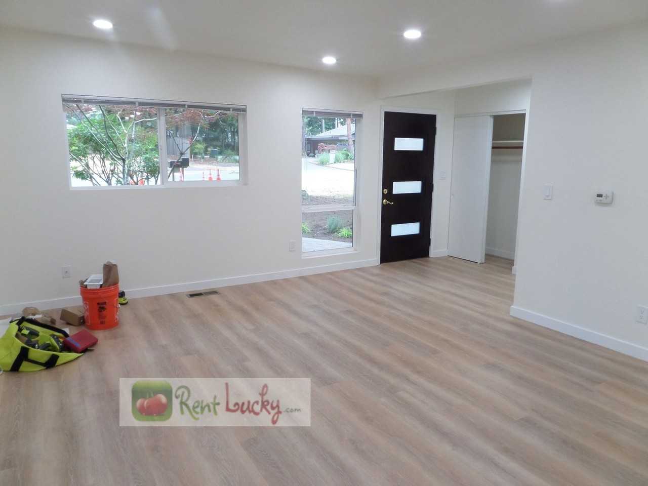 14232 Lake Hills Blvd - Photo 3 of 26