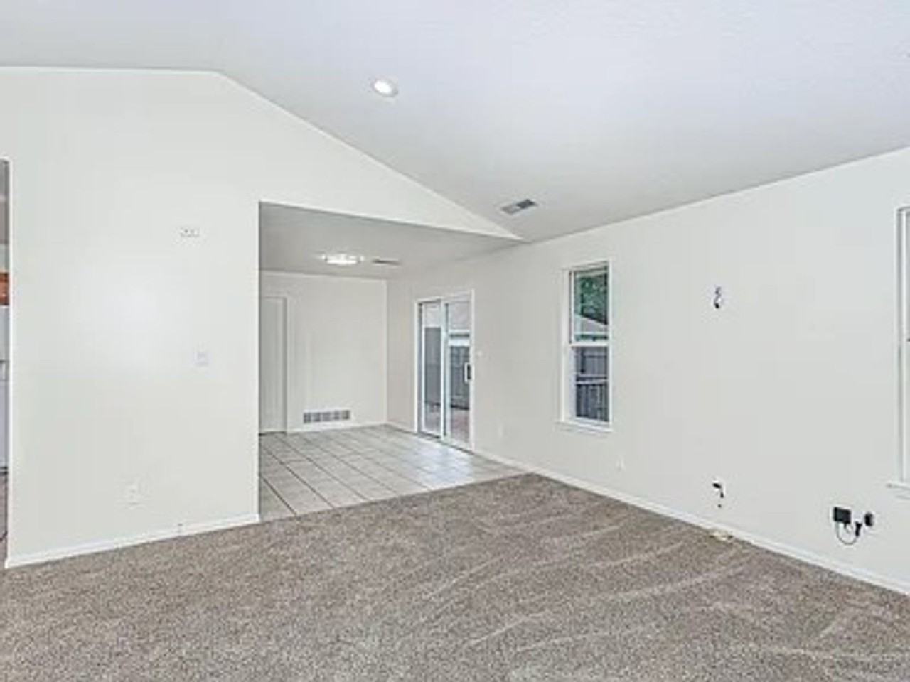 3804 Larkspur Ct - Photo 5 of 31