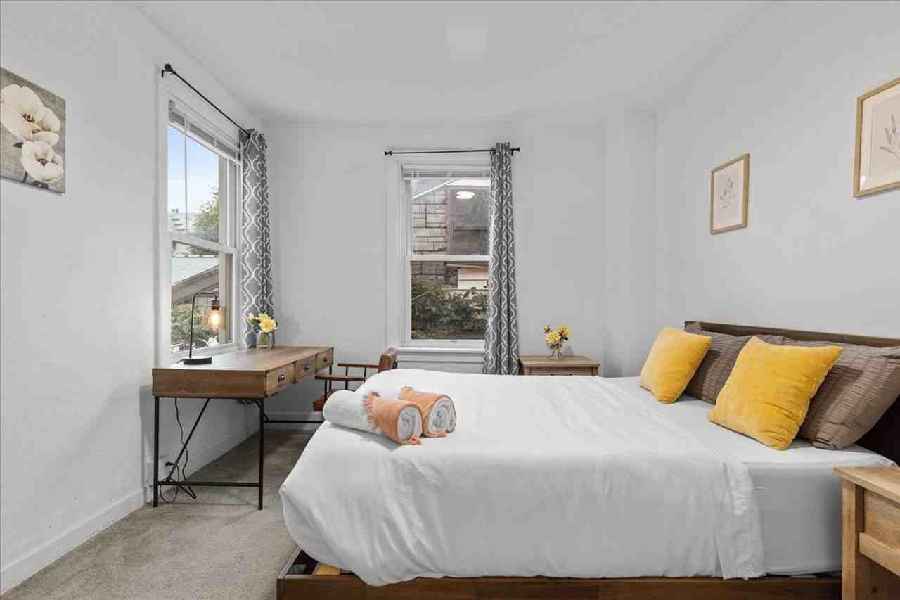 175 42nd St - Photo 3 of 44