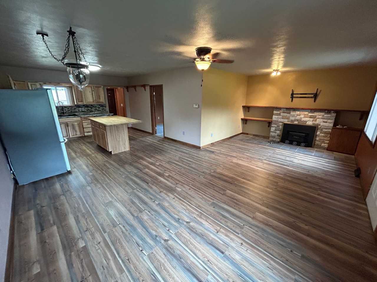 16923 East 4th Avenue - Photo 2 of 32