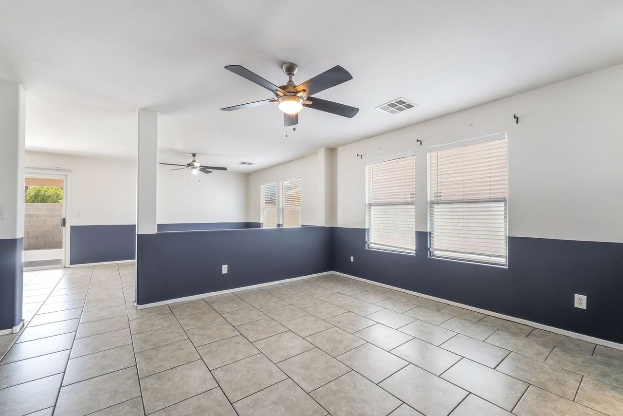 325 Silverado Pines Ave - Photo 5 of 33