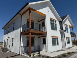 featured image of 1390 Howling Moon Way