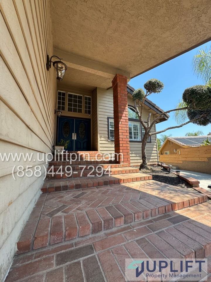 29049 Scout Ct - Photo 2 of 32