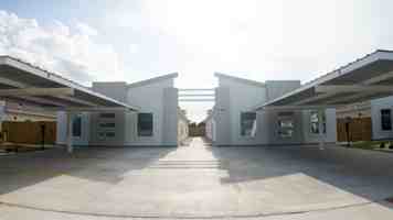 featured image of 700 Dianne St