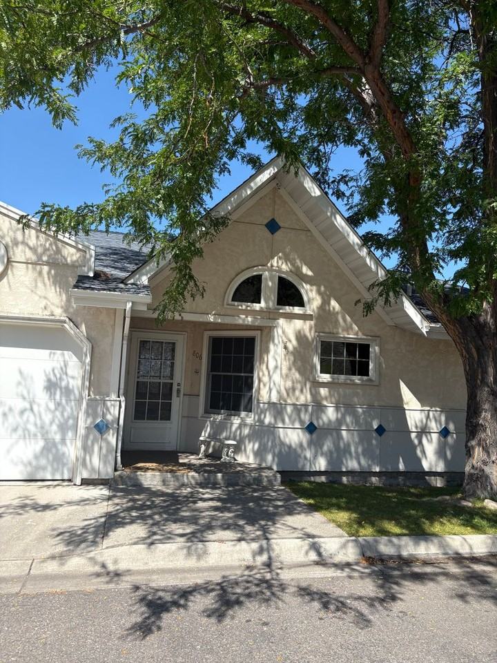 806 Crestmont Way #A - Photo 2 of 29