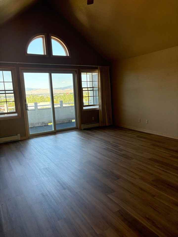 806 Crestmont Way #A - Photo 3 of 29