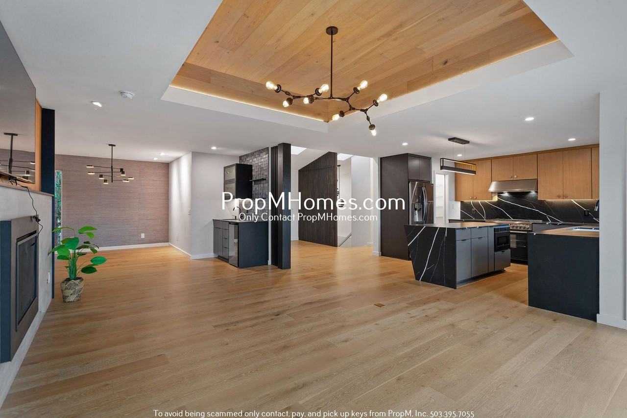 2123 Greene St - Photo 3 of 41