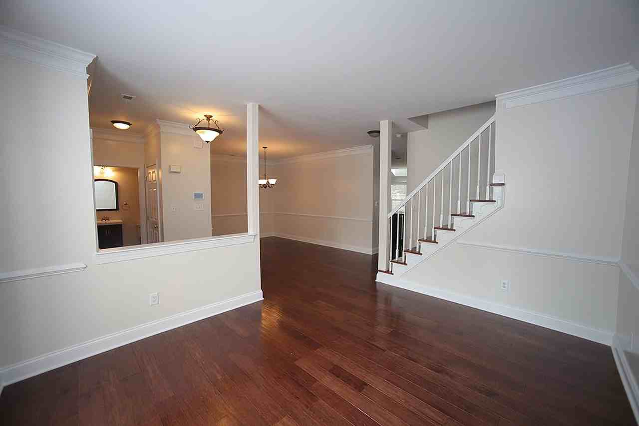 9506 Dellbrook Ct - Photo 6 of 35