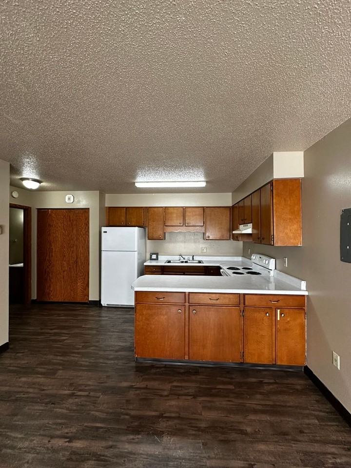 EI521A - Photo 2 of 18