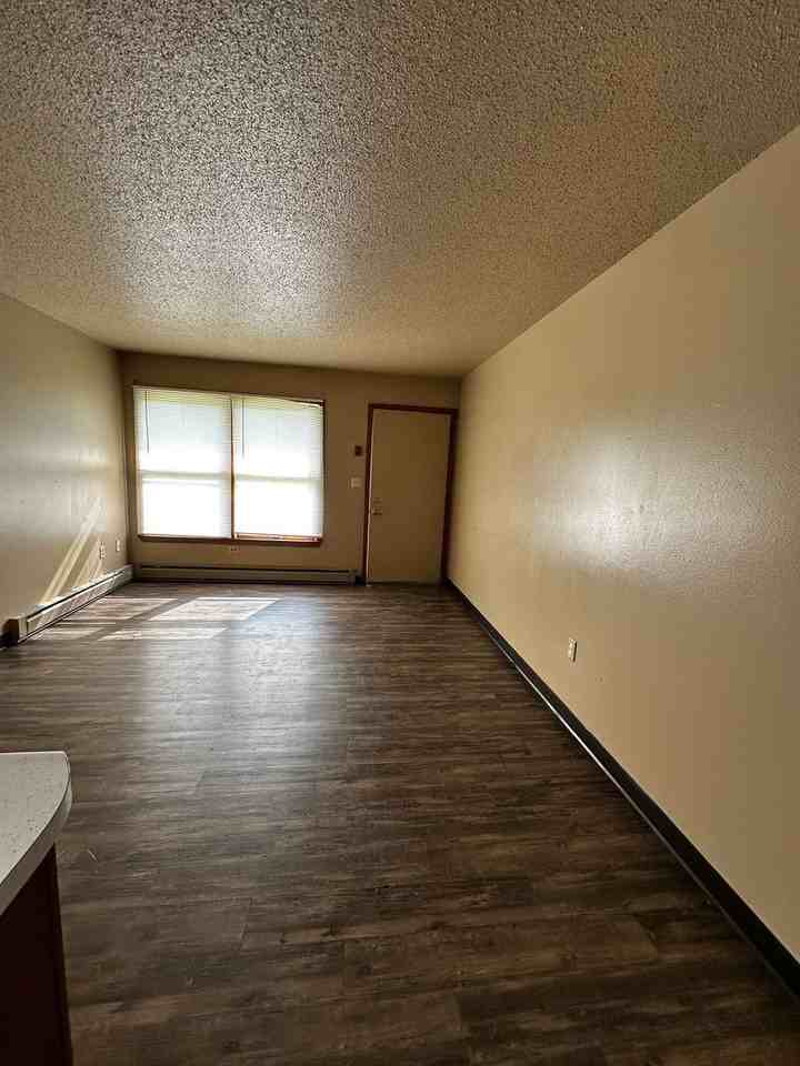 EI521A - Photo 3 of 18