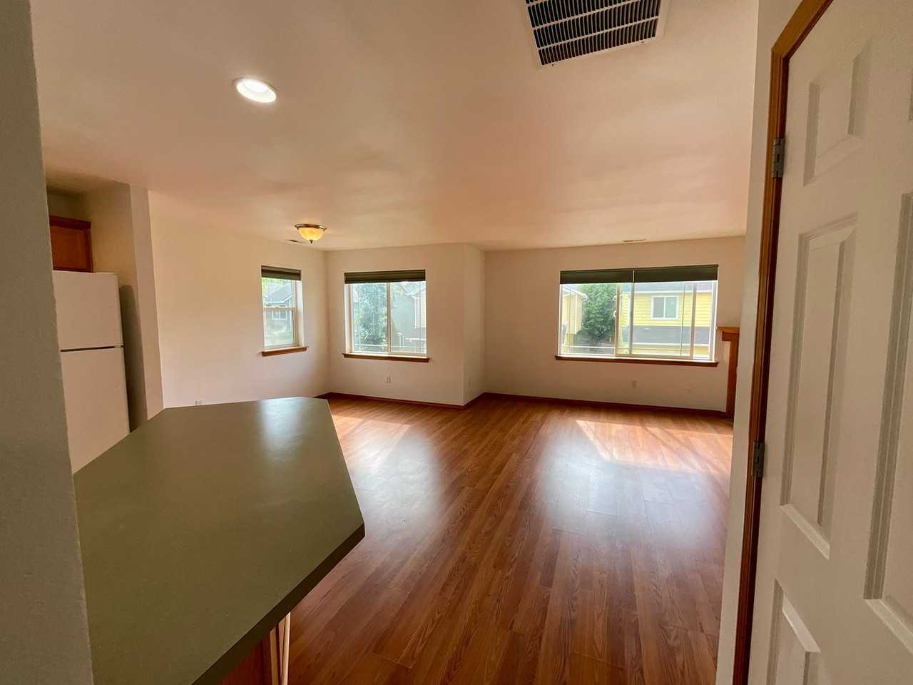 13407 11th Ave W - Photo 3 of 31