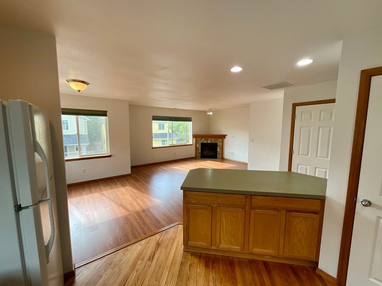 13407 11th Ave W - Photo 7 of 31