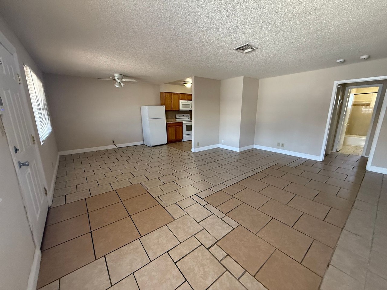 501 S Maryland Pkwy #B25 - Photo 3 of 11