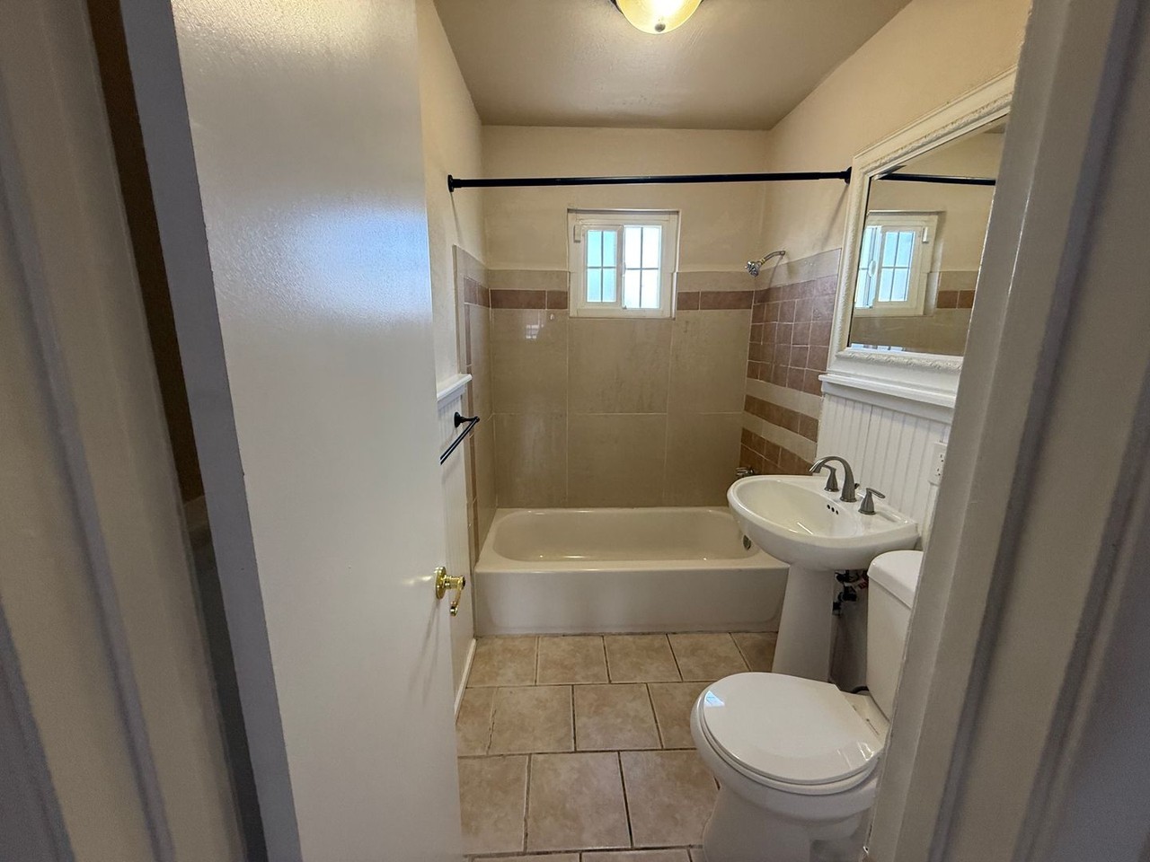 501 S Maryland Pkwy #B25 - Photo 7 of 11
