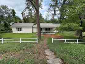 124 E Crescent Rd - Photo 1 of 1