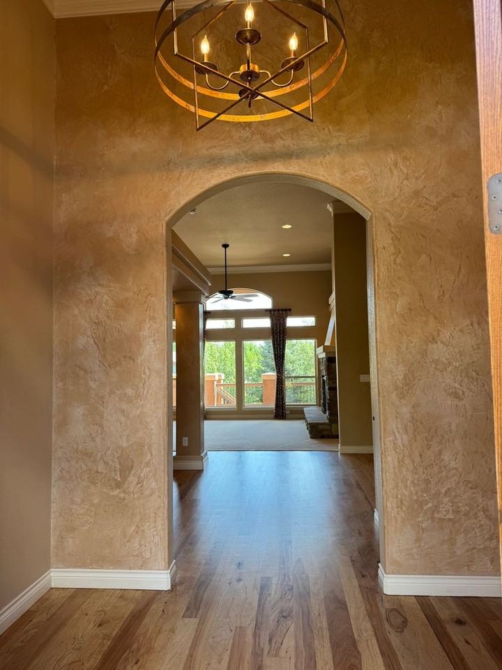 12477 Creekhurst Dr - Photo 2 of 39